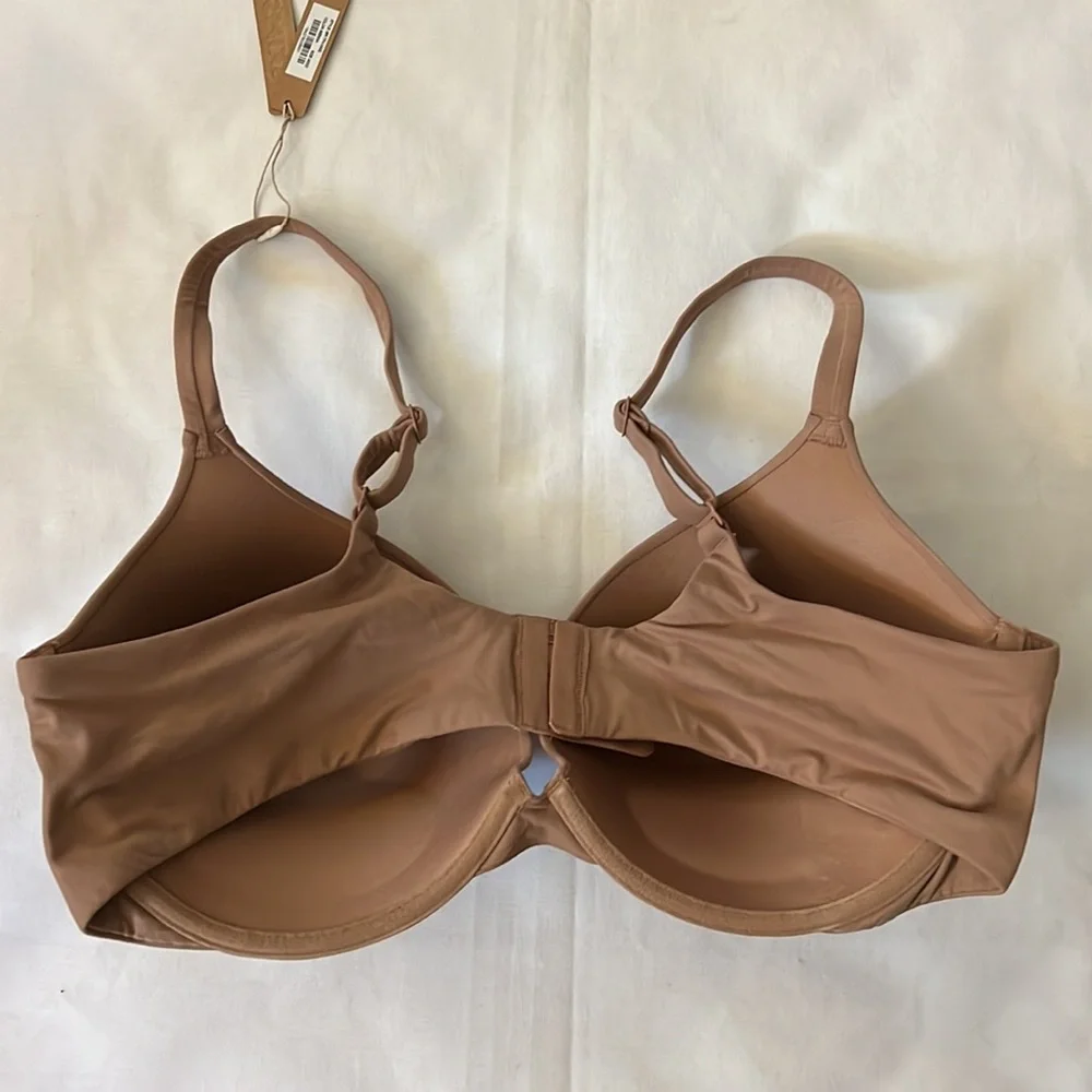 SKIMS FITS EVERYBODY PUSH-UP BRA‎ - Picture 2 of 4
